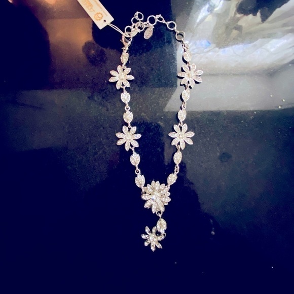 Amrita Singh Edith crystal and silver tone statement necklace. NWT. - Picture 8 of 13